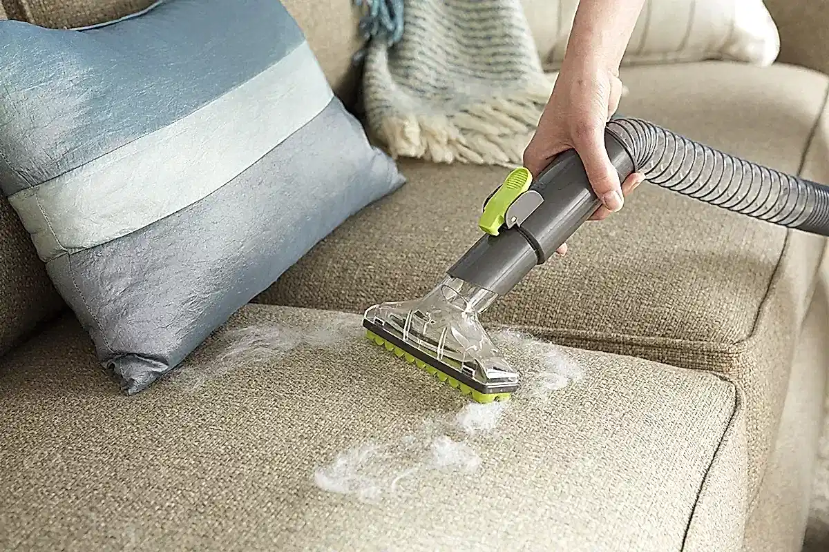 Koltuktaki Mürekkep Lekesi Nasıl Geçer?